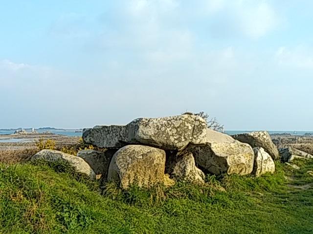 Pleubian dolmen 2